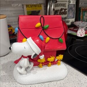 Peanuts Snoopy & Woodstock Christmas Red Doghouse and Festive Lights Decor